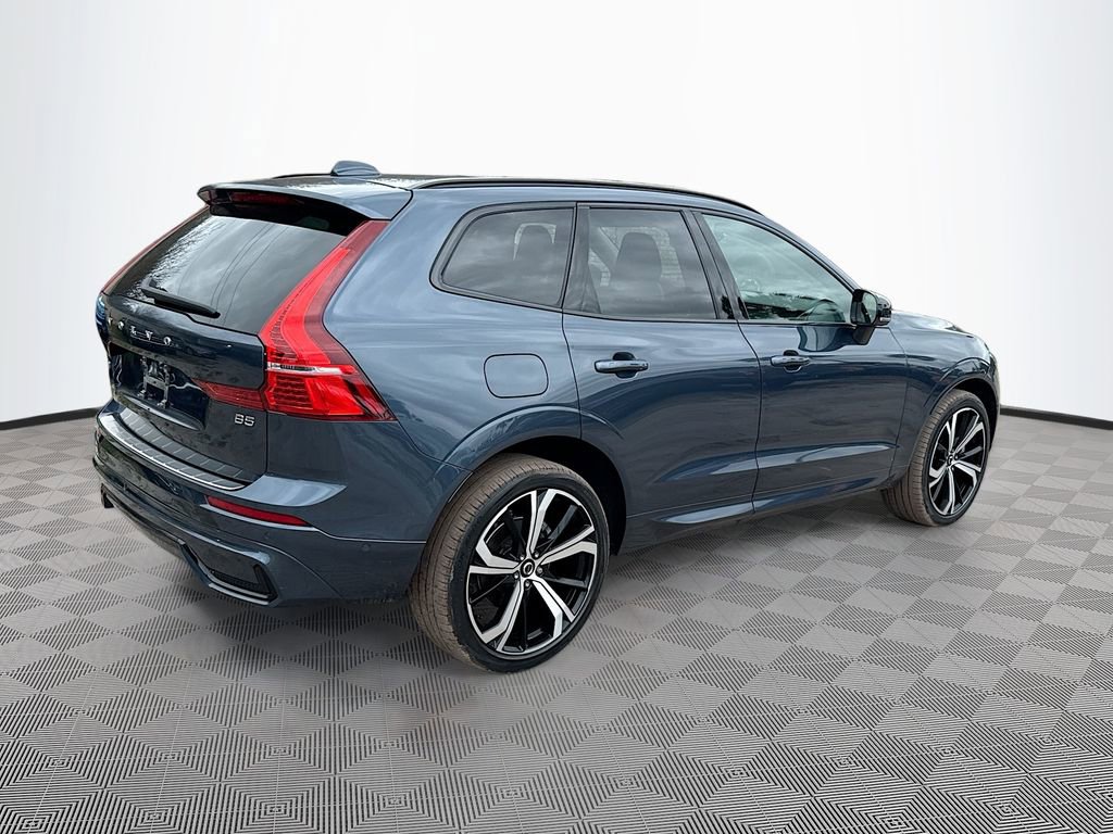 Used 2023 Volvo XC60 B5 Ultimate w/ Protection Package Premier image 6