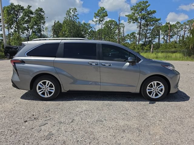 Used 2026 Toyota Sienna Limited FWD image 2