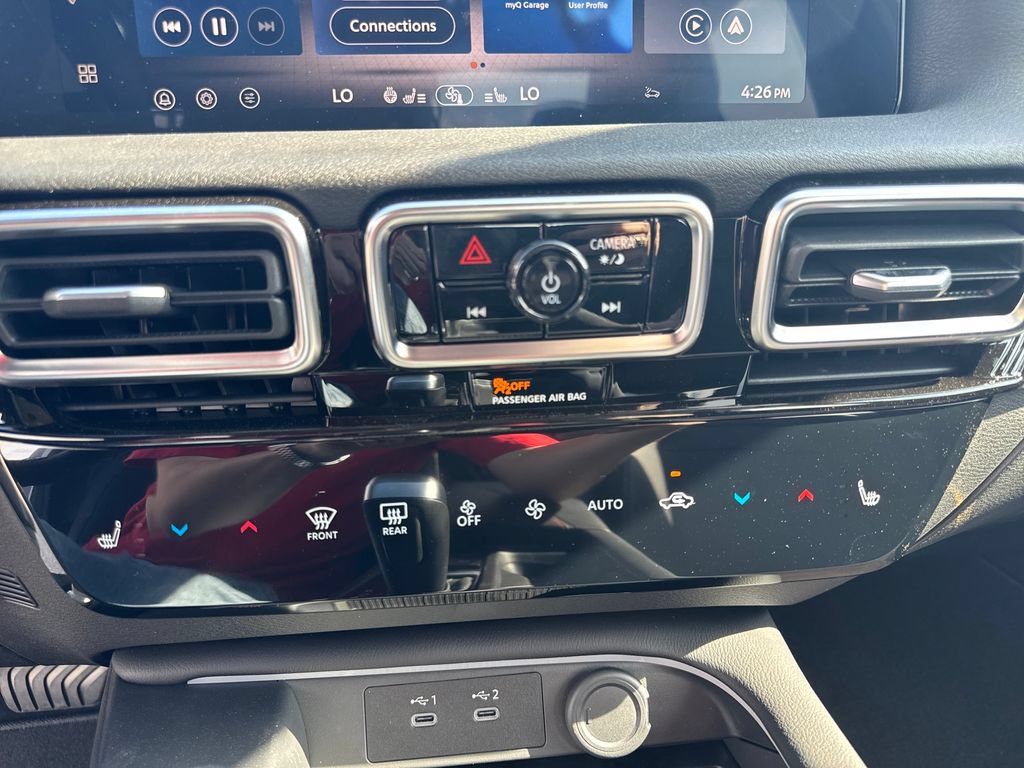 New 2026 Nissan Sentra SR w/ SR Premium Package FWD image 36