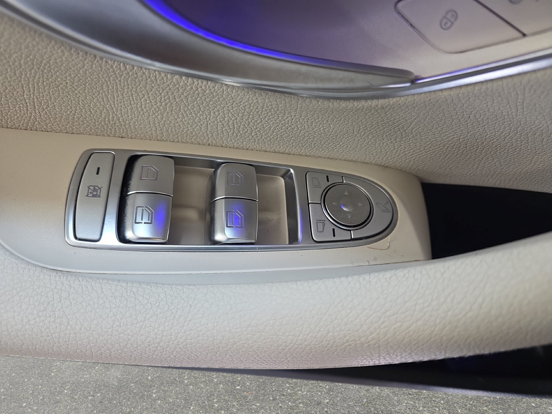 Used 2020 Mercedes-Benz E 350 4MATIC Sedan image 27