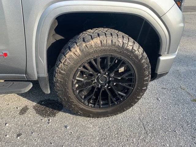 Used 2024 GMC Sierra 1500 AT4 w/ Technology Package AWD/4WD image 40