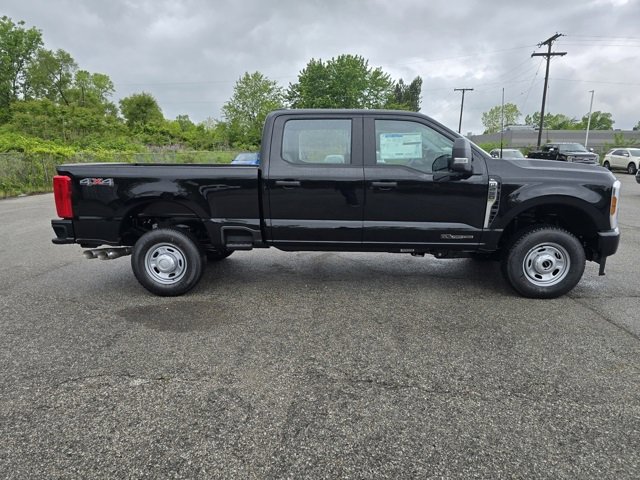 New 2025 Ford F250 XL image 2