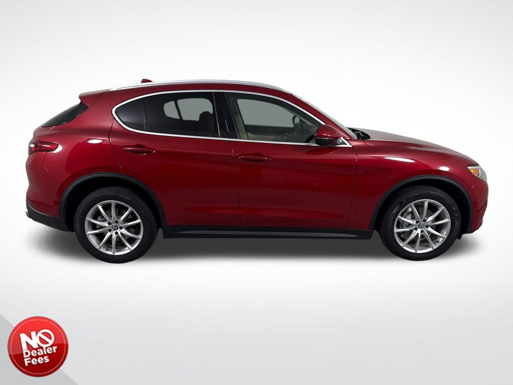 Used 2019 Alfa Romeo Stelvio Ti Lusso w/ Quick Order Package 22X Lusso AWD/4WD image 2