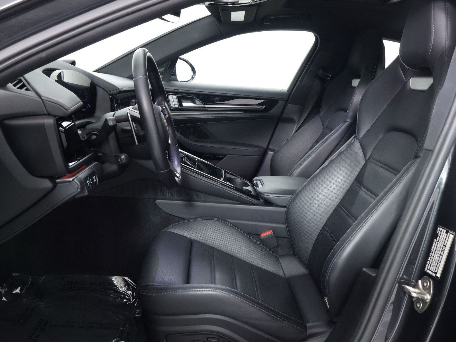 Certified 2024 Porsche Panamera RWD image 5