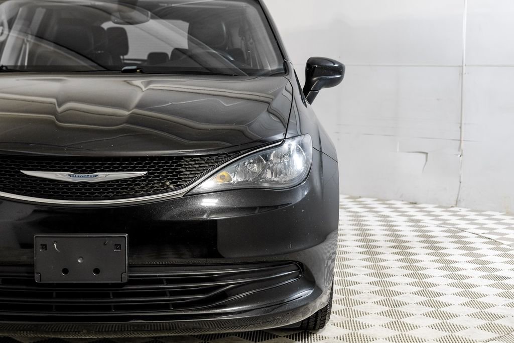 Used 2020 Chrysler Voyager Lxi image 46