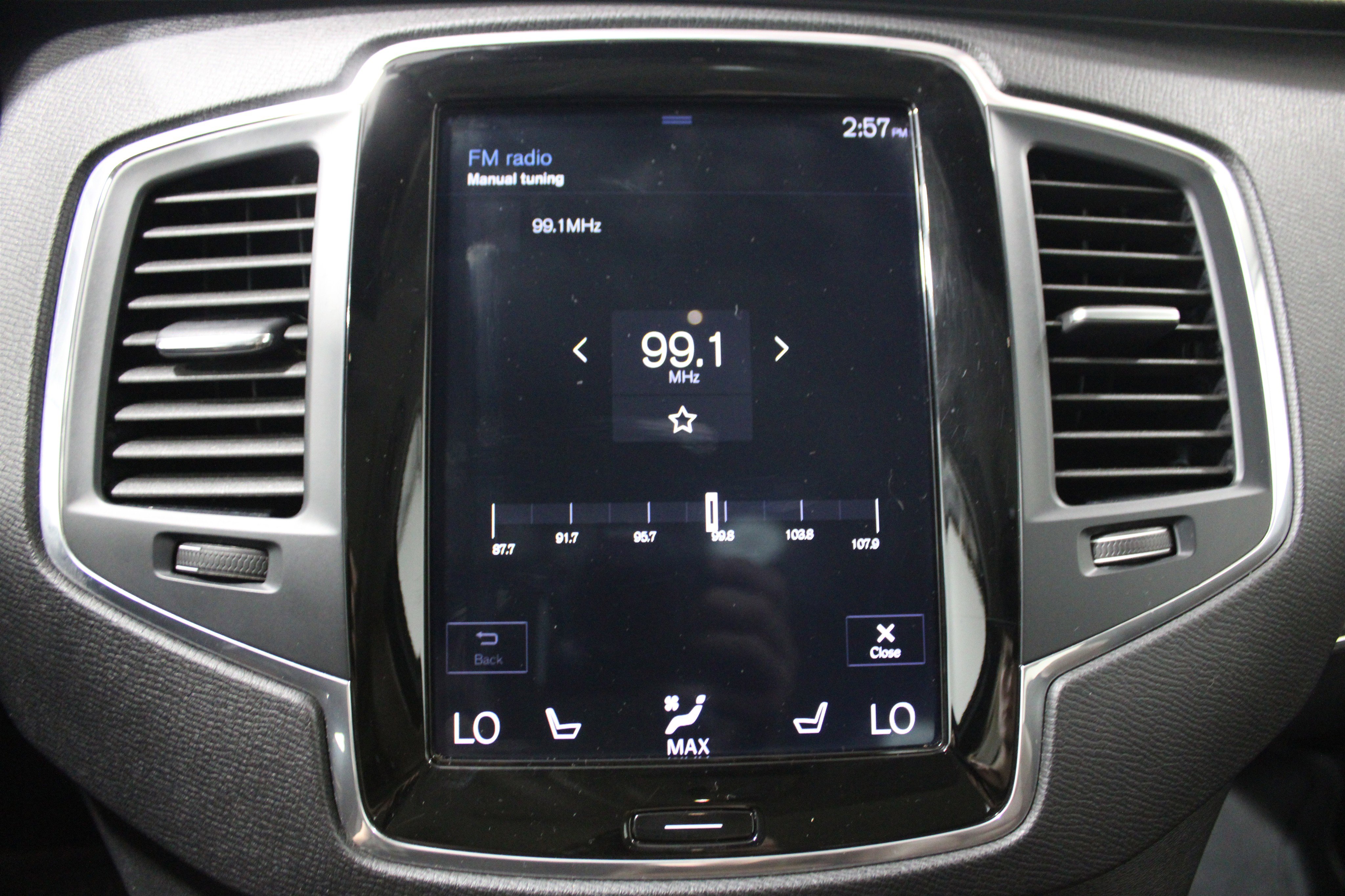 Used 2020 Volvo XC90 T6 Momentum AWD/4WD image 12