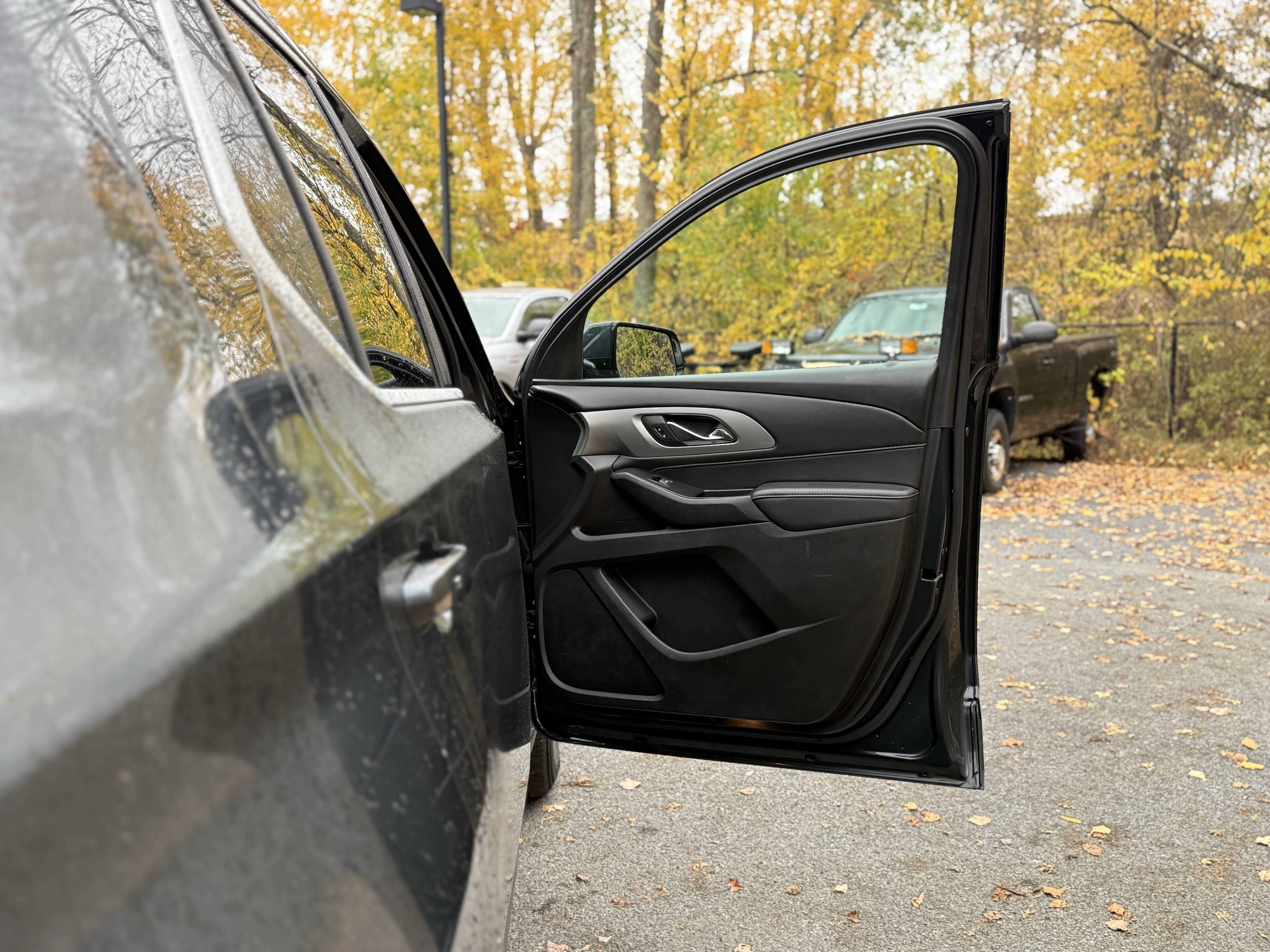 Used 2019 Chevrolet Traverse LT image 40