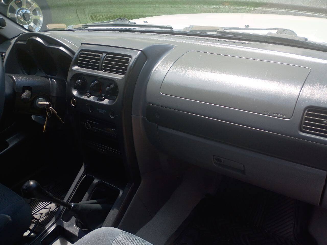Used 2004 Nissan Frontier XE w/ (VTP) Value Truck Pkg RWD image 19