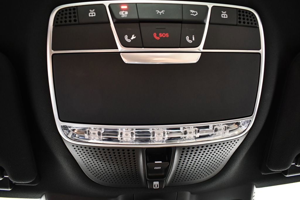 Used 2018 Mercedes-Benz S 560 Sedan image 43