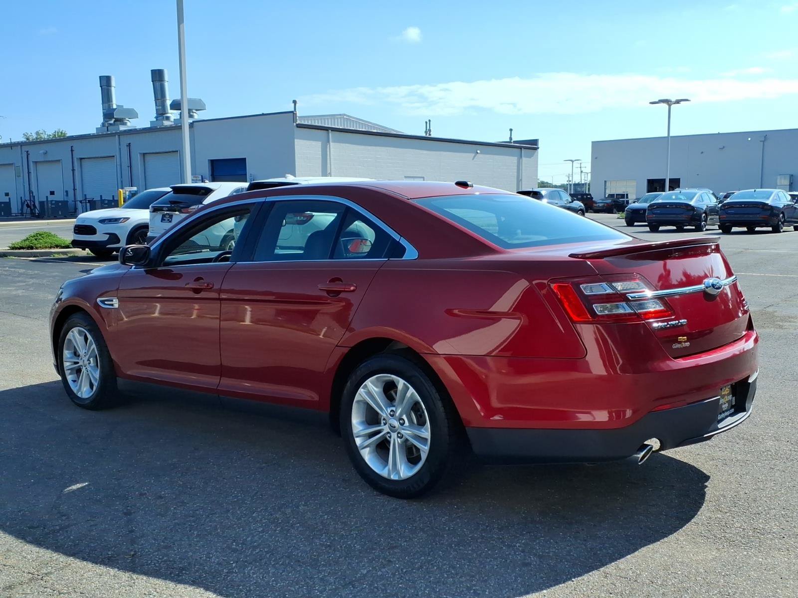 Used 2014 Ford Taurus SEL w/ Equipment Group 201A FWD image 9