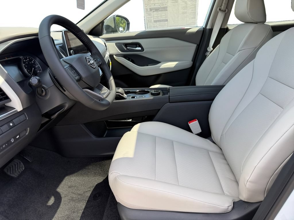 New 2026 Nissan Rogue Dark Armor AWD/4WD image 9