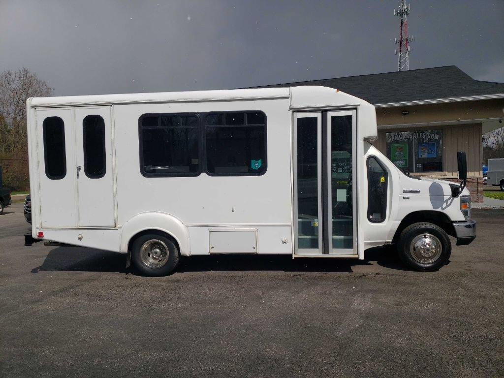 Used 2015 Ford E-350 and Econoline 350 Super Duty RWD image 5