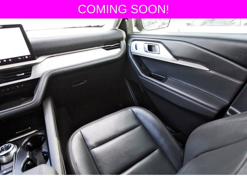 Used 2025 Ford Explorer Active w/ Active Comfort Package image 14