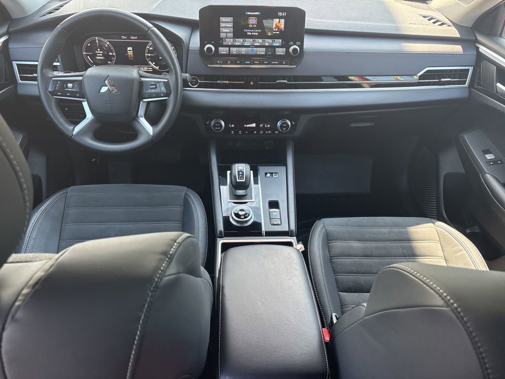 Used 2023 Mitsubishi Outlander 4WD Plug-In Hybrid image 15