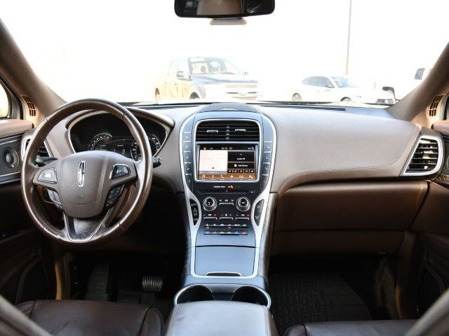 Used 2017 Lincoln MKX Reserve w/ Driver Assistance Package image 25