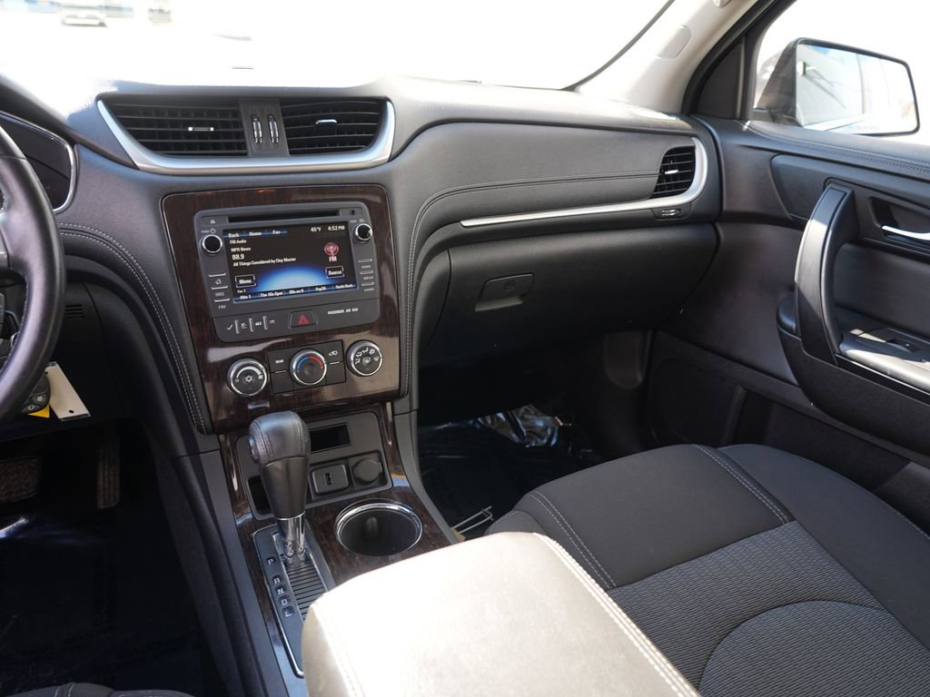 Used 2015 Chevrolet Traverse LT image 21
