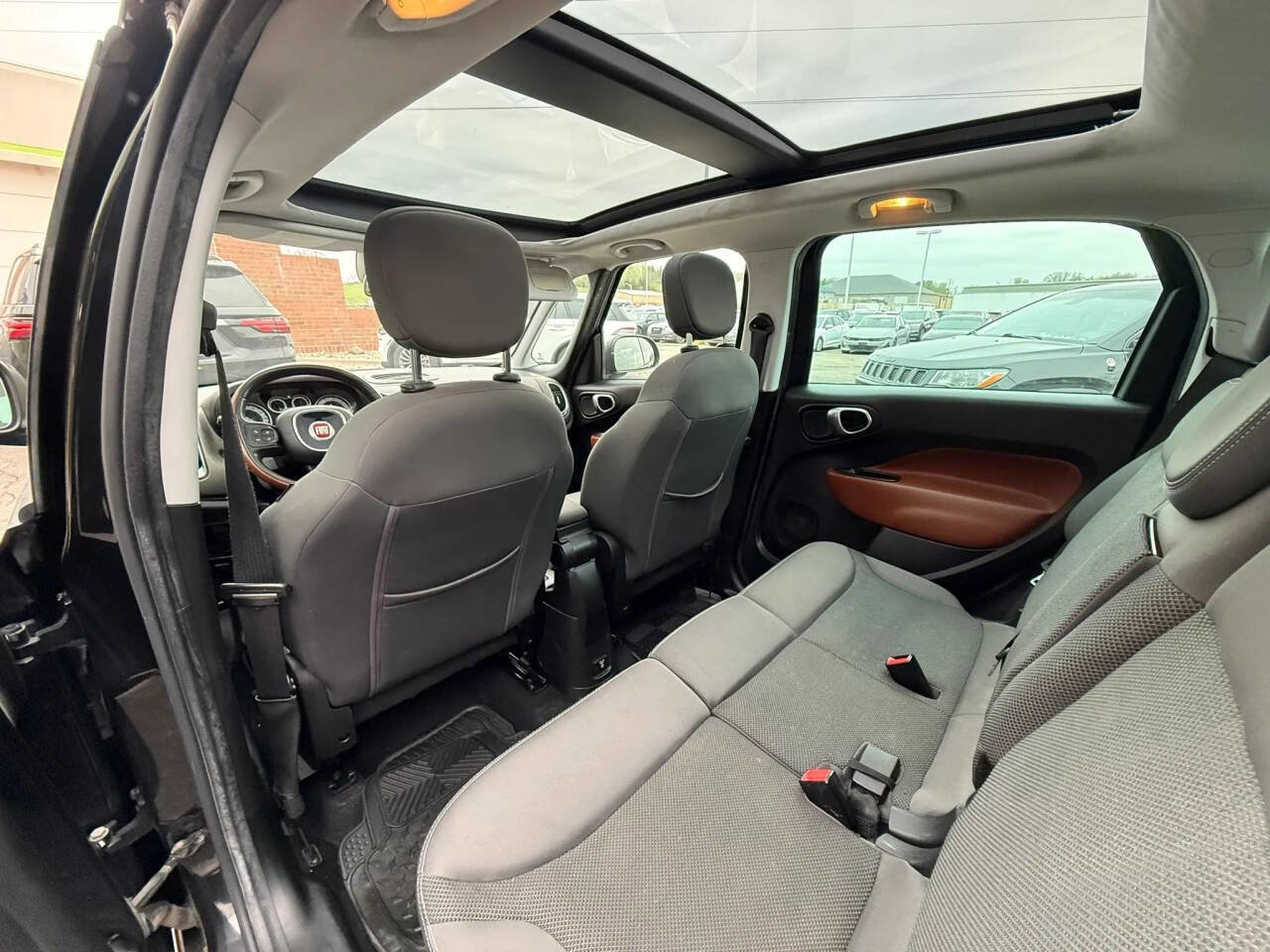 Used 2014 FIAT 500L Trekking w/ Popular Equipment Group image 18