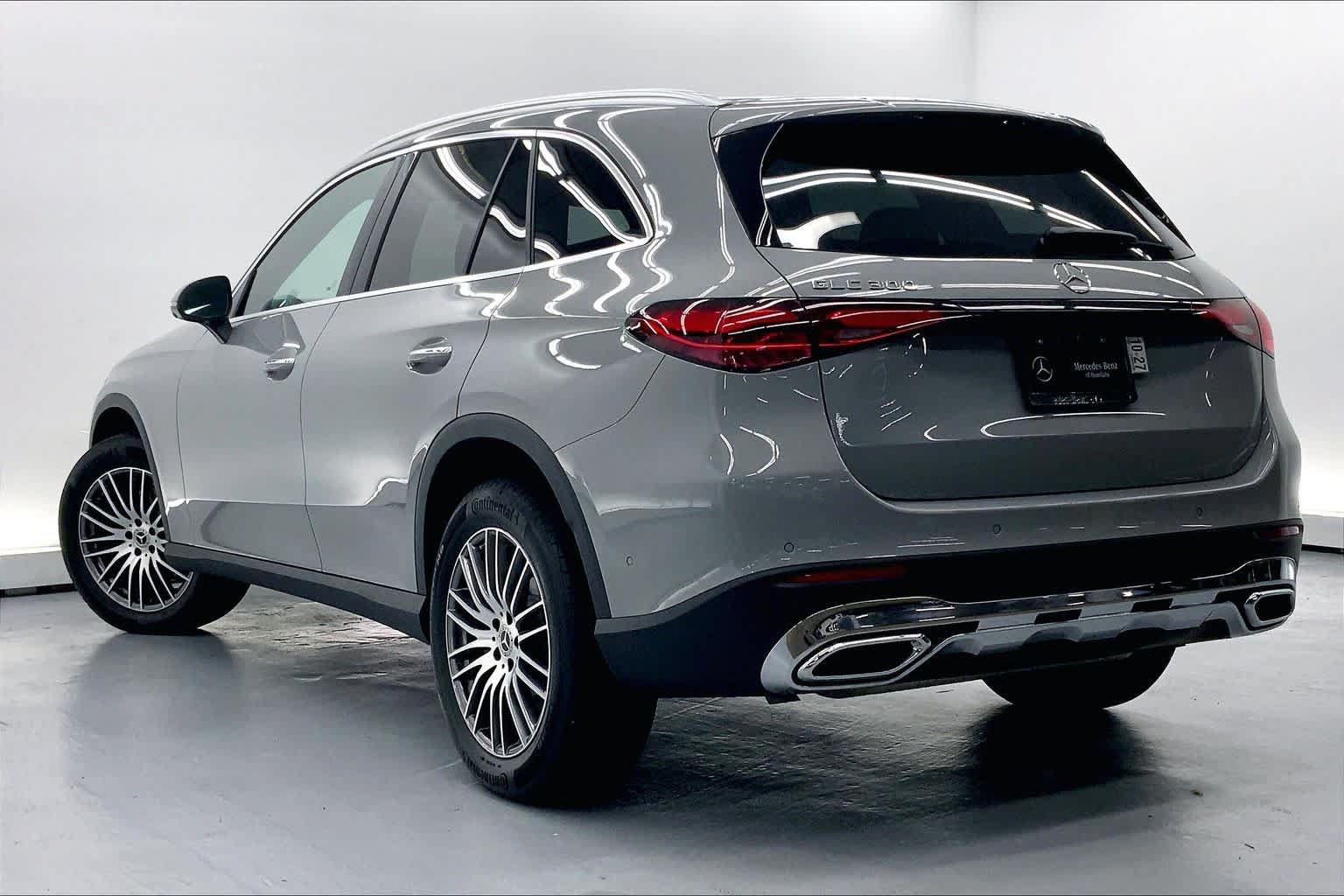 Used 2026 Mercedes-Benz GLC 300 image 2