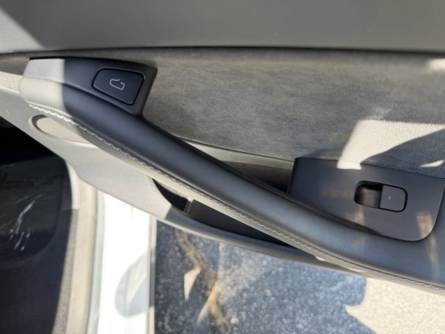 Used 2023 Tesla Model Y Performance AWD/4WD image 22