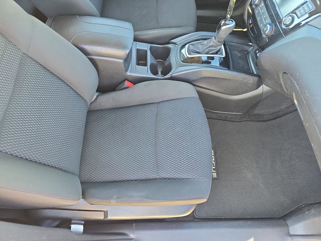 Used 2022 Nissan Rogue Sport S image 10