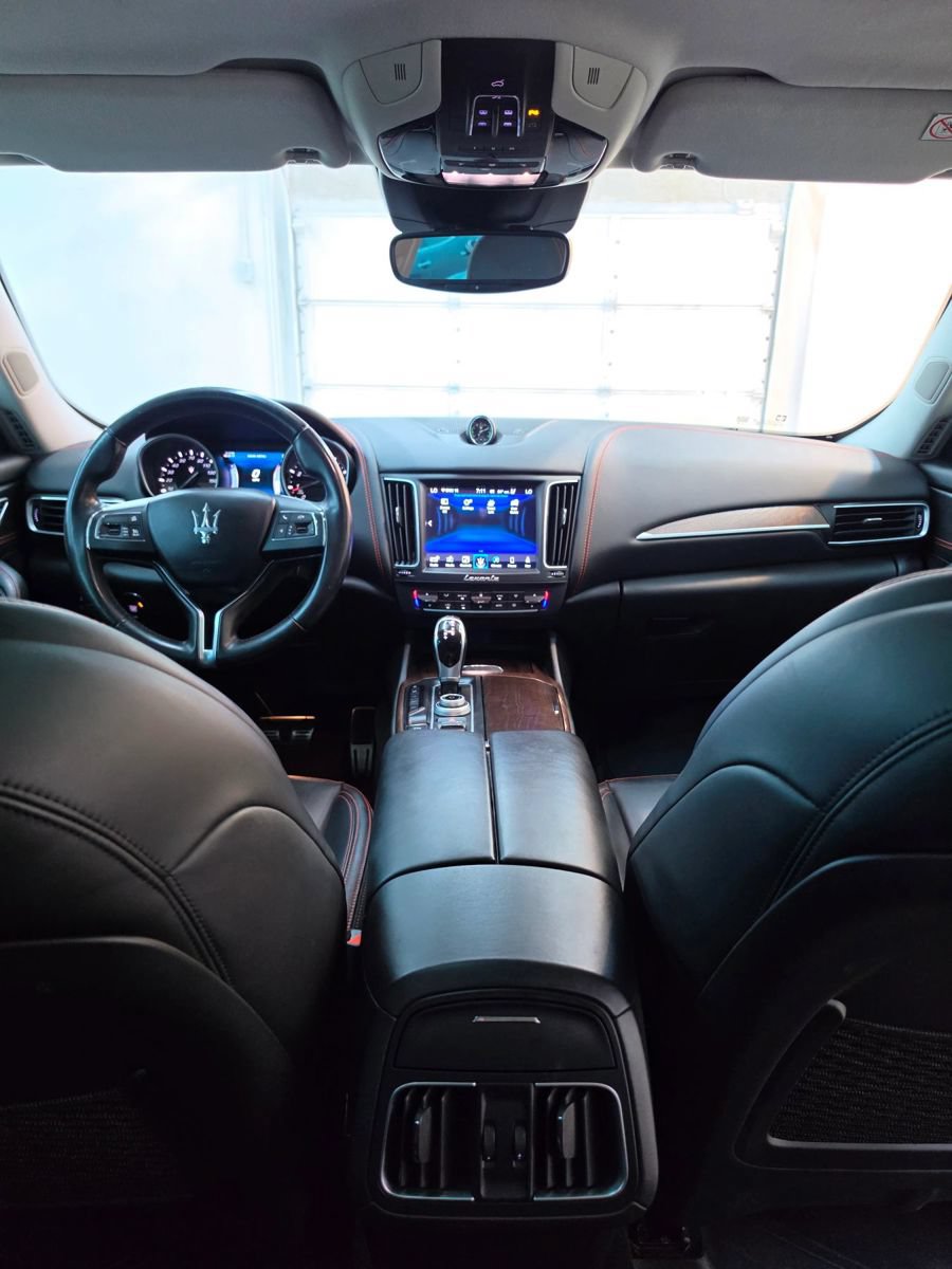 Used 2017 Maserati Levante w/ Luxury Package AWD/4WD image 10