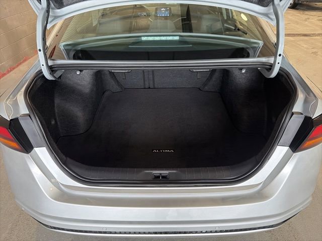Used 2024 Nissan Altima 2.5 SV image 5