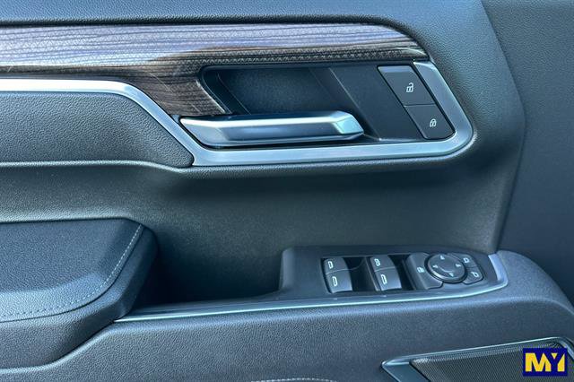 Used 2025 Chevrolet Silverado 1500 LT image 11