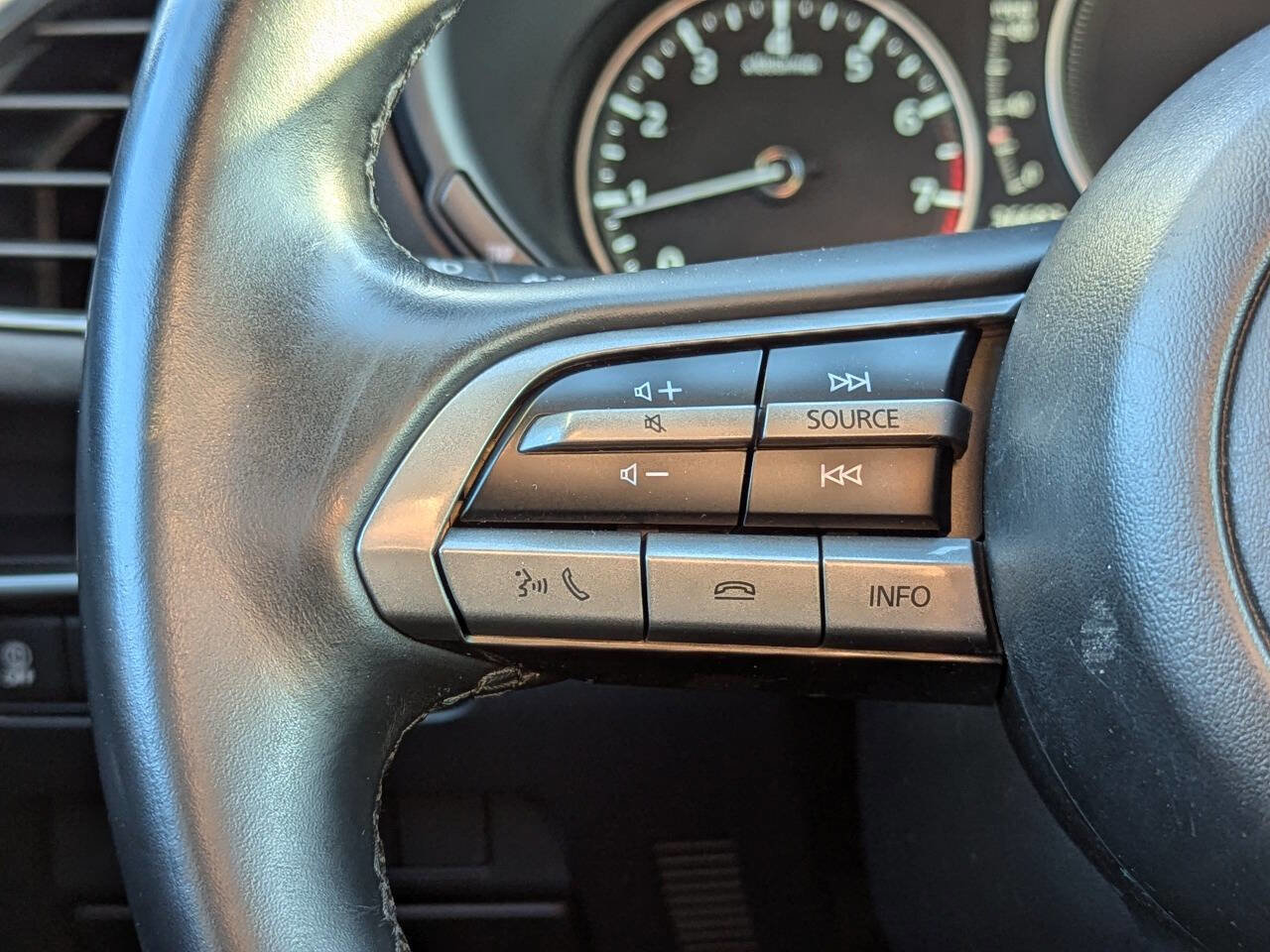 Used 2021 MAZDA MAZDA3 s image 24