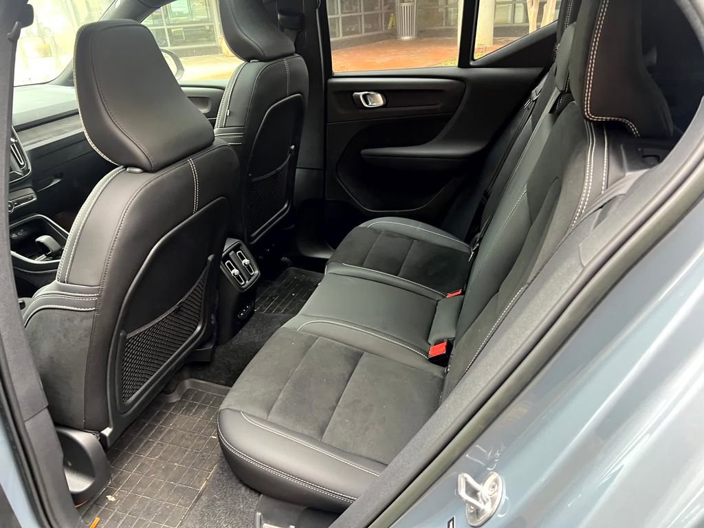 Used 2023 Volvo XC40 Recharge Ultimate image 27
