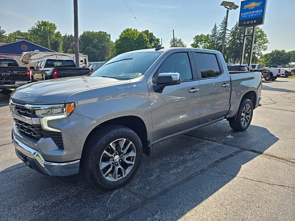 Used 2023 Chevrolet Silverado 1500 LT image 2