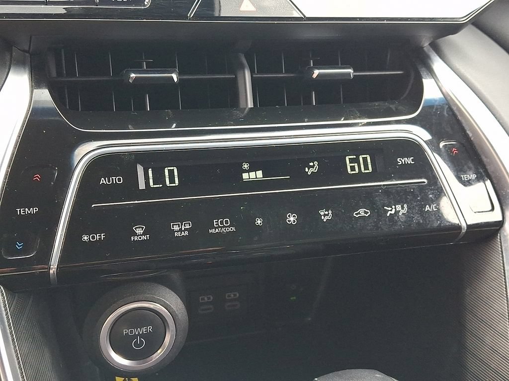 Used 2023 Toyota Venza XLE AWD/4WD image 16