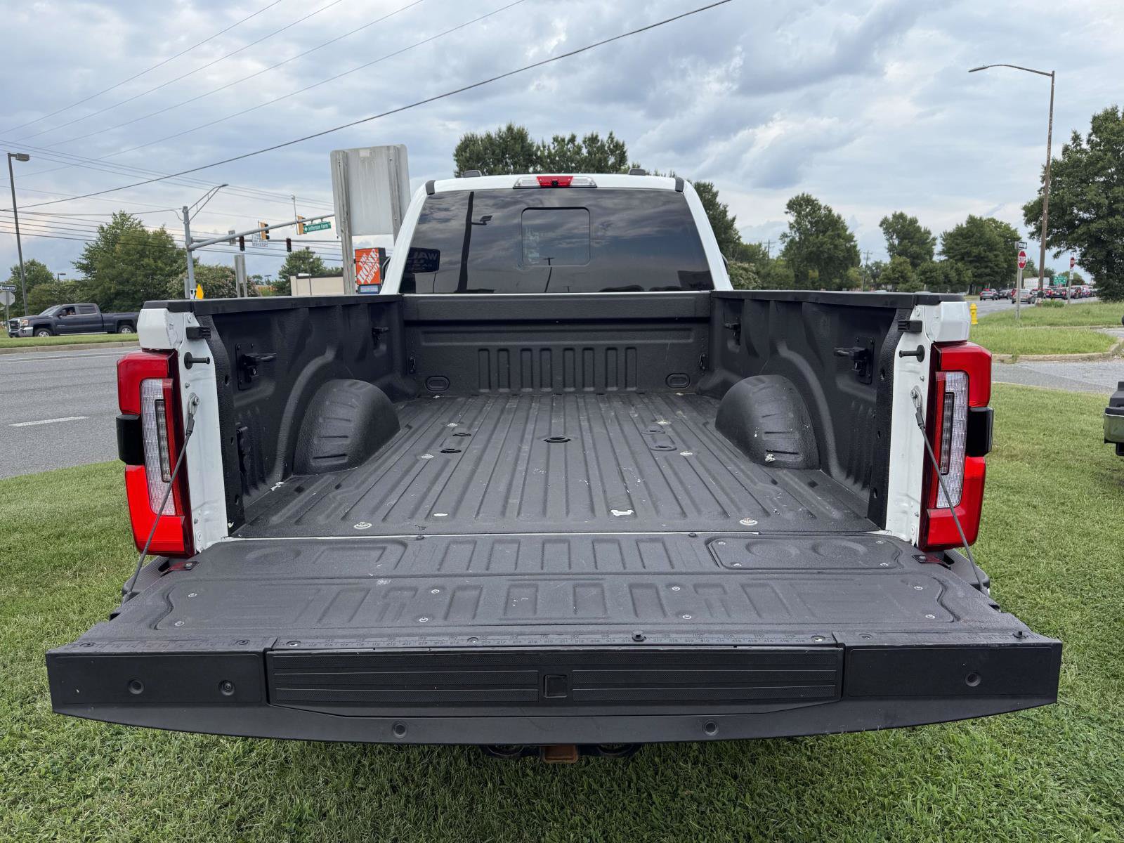 Used 2024 Ford F250 Limited w/ FX4 Off-Road Package AWD/4WD image 13