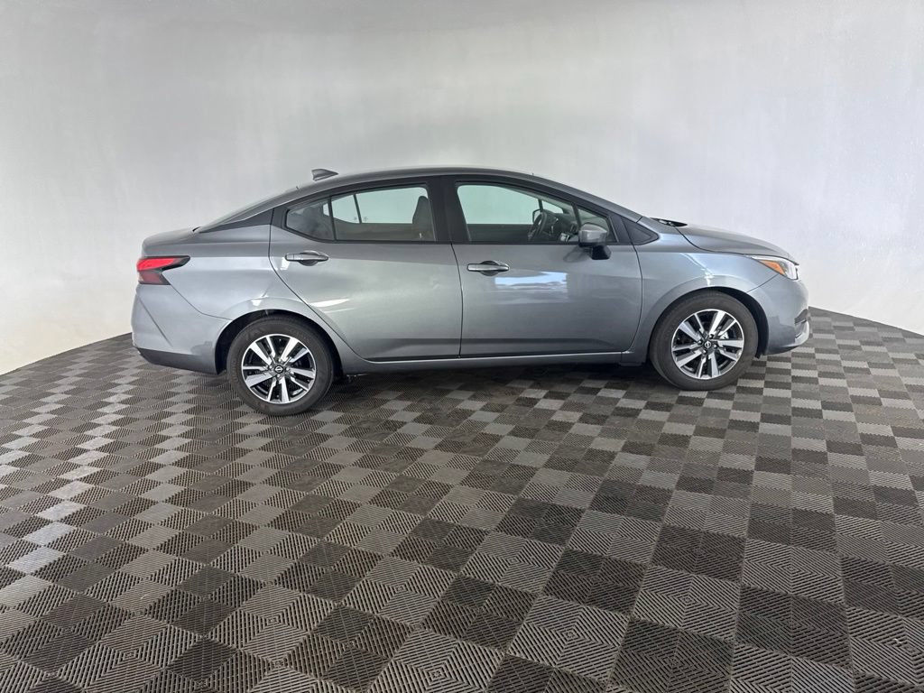 Used 2025 Nissan Versa SV FWD image 4