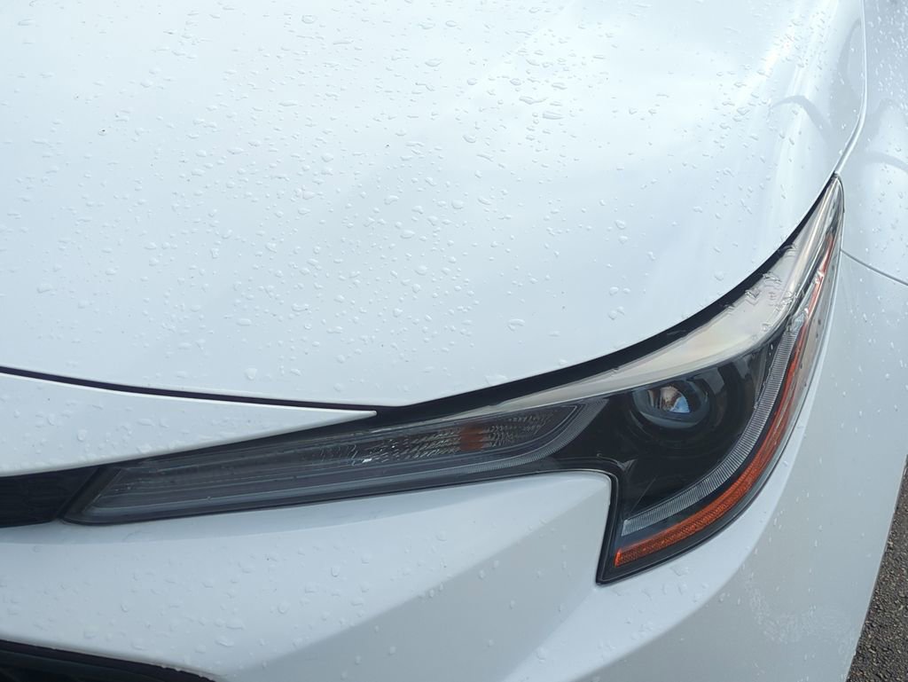 Used 2022 Toyota Corolla LE image 11