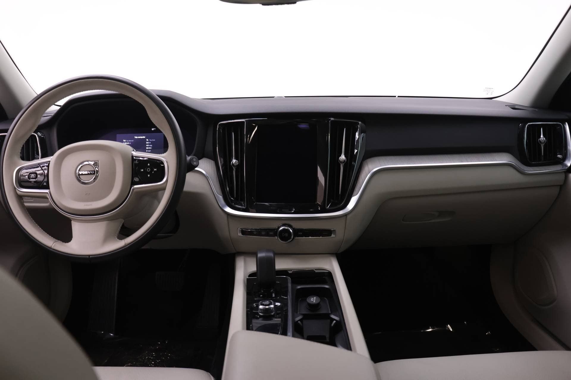 Certified 2023 Volvo V60 B5 Cross Country Plus w/ Climate Package image 8