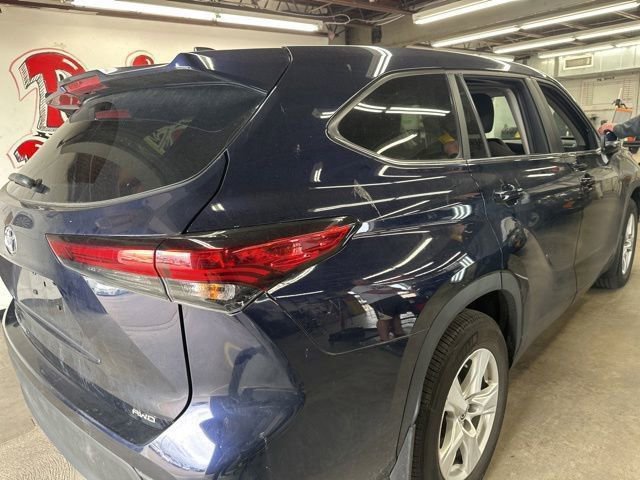 Used 2023 Toyota Highlander L AWD/4WD image 25
