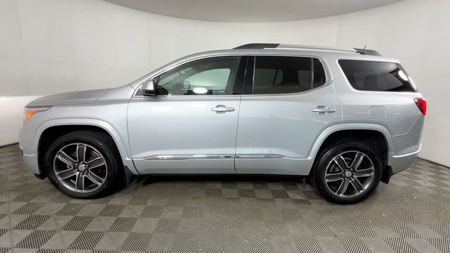 Used 2018 GMC Acadia Denali w/ Technology Package AWD/4WD image 9