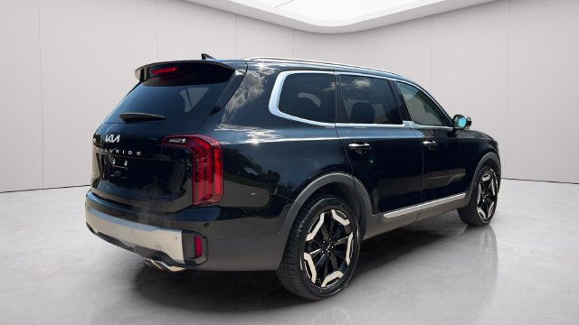 Used 2023 Kia Telluride S w/ S Sunroof Package FWD image 4