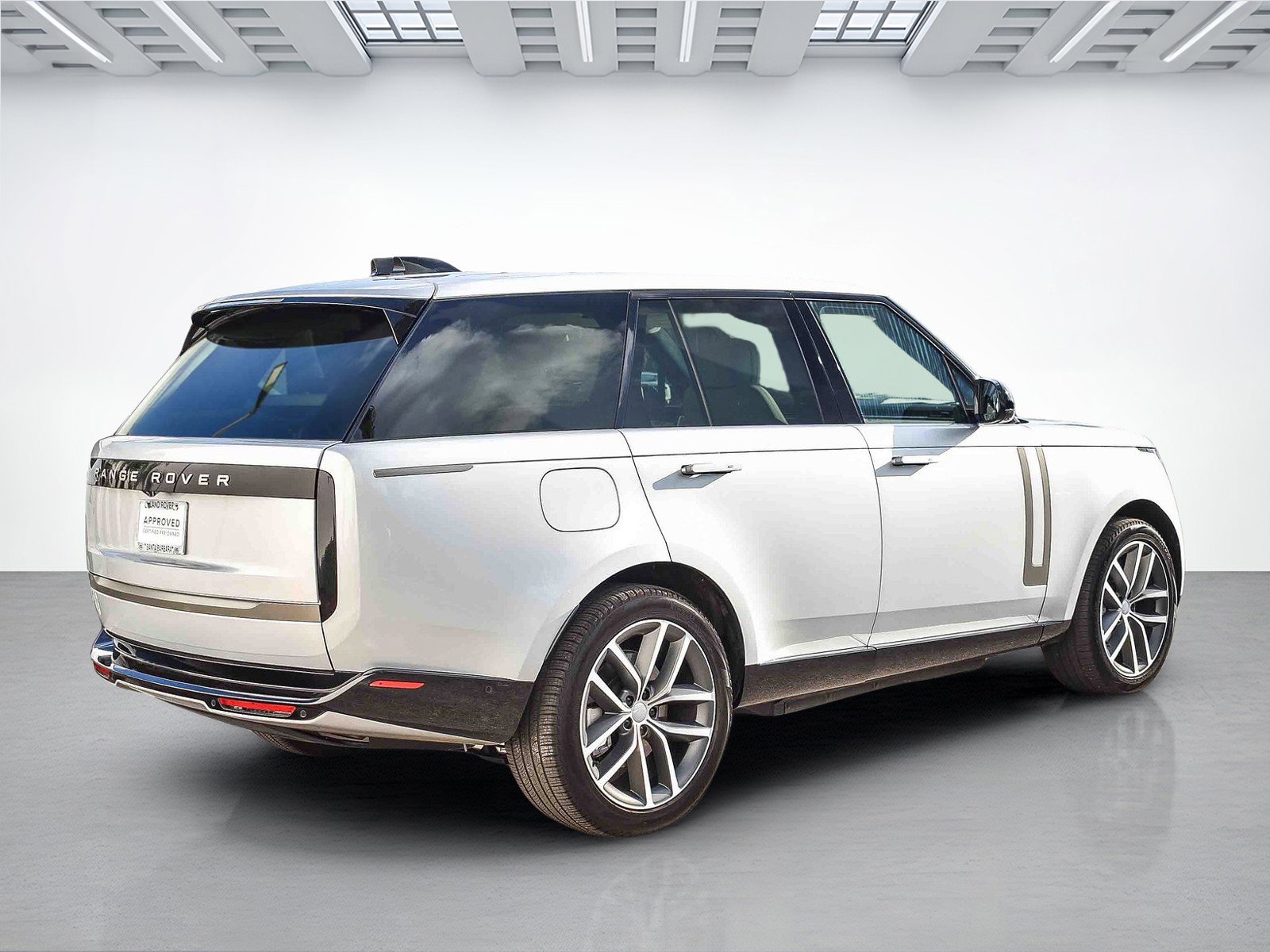 Certified 2025 Land Rover Range Rover SE image 6