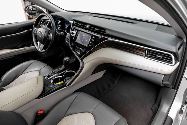 Used 2018 Toyota Camry XLE FWD image 19