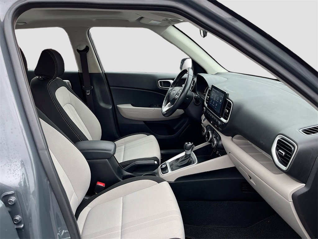 Used 2024 Hyundai Venue SEL image 28