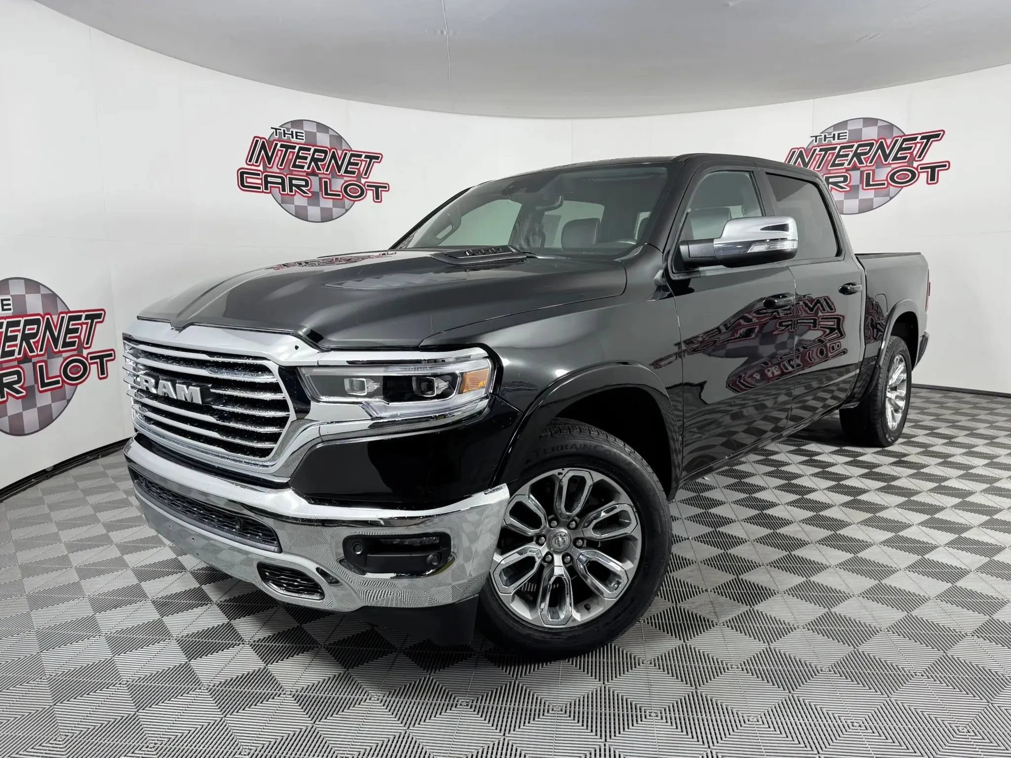 Used 2022 RAM 1500 Laramie w/ Sport Appearance Package AWD/4WD image 1