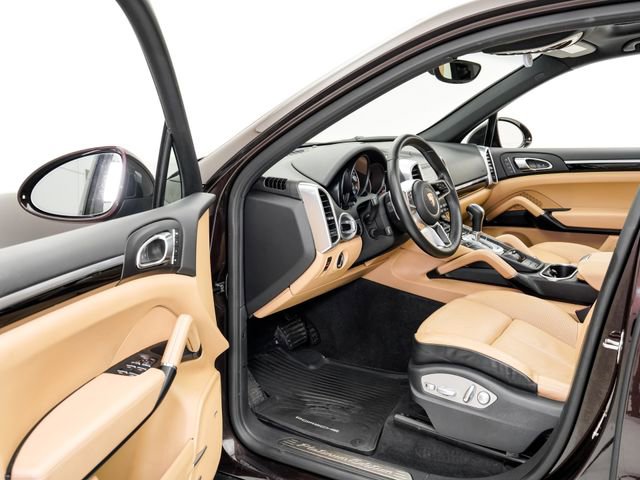 Used 2017 Porsche Cayenne Platinum Edition AWD/4WD image 7
