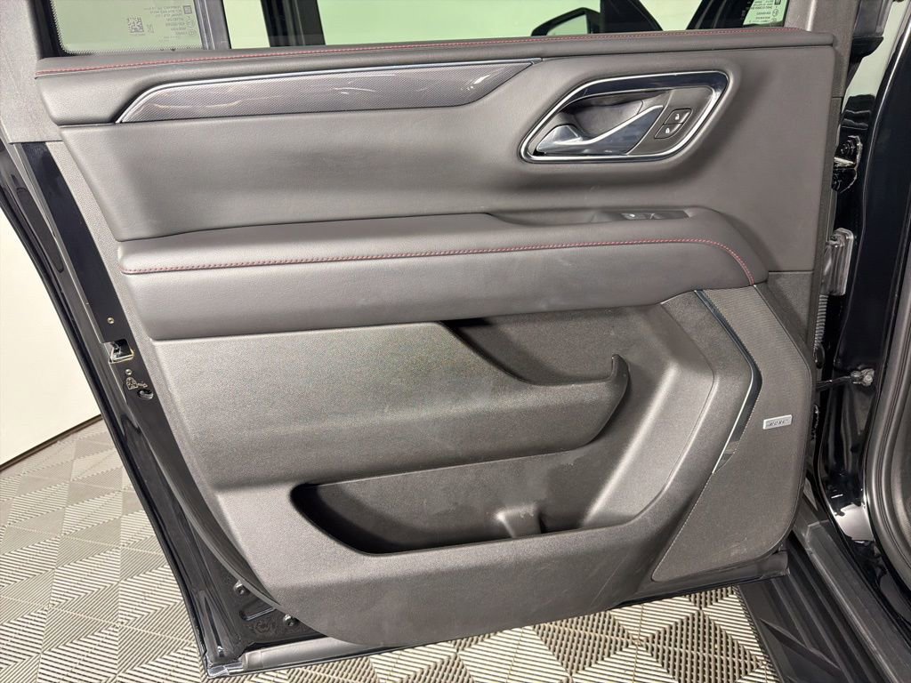 Used 2023 Chevrolet Suburban RST w/ Luxury Package image 14