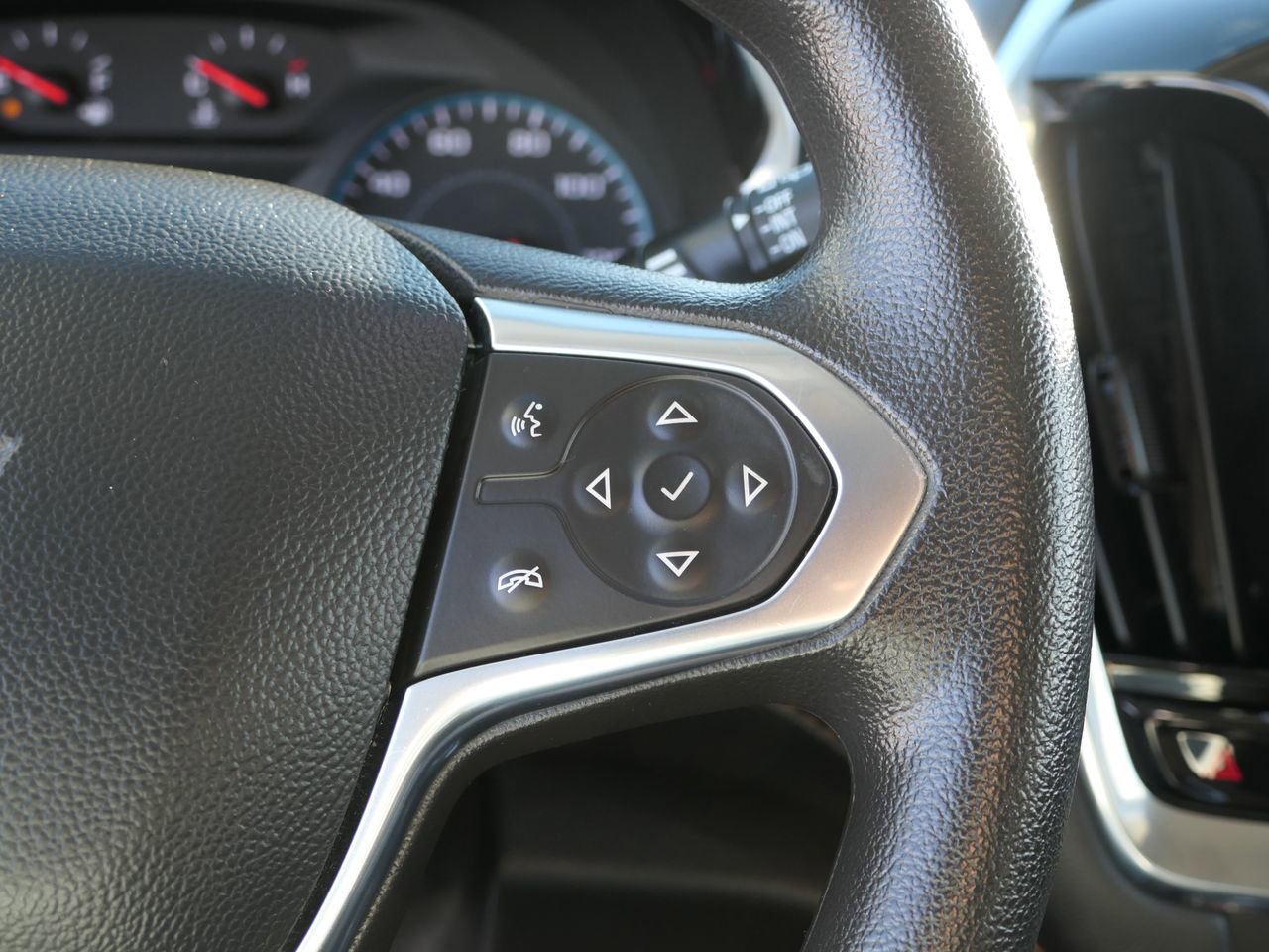 Used 2020 Chevrolet Traverse LS w/ LPO, Blackout Package image 16