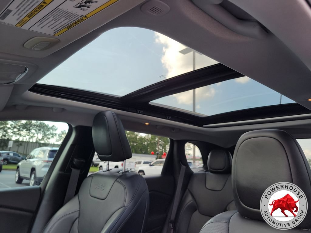 Used 2022 Jeep Cherokee Latitude Lux w/ Sun & Sound Group FWD image 24