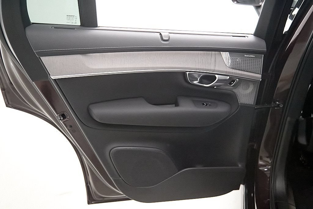 Certified 2025 Volvo XC90 T8 Ultra AWD/4WD image 20