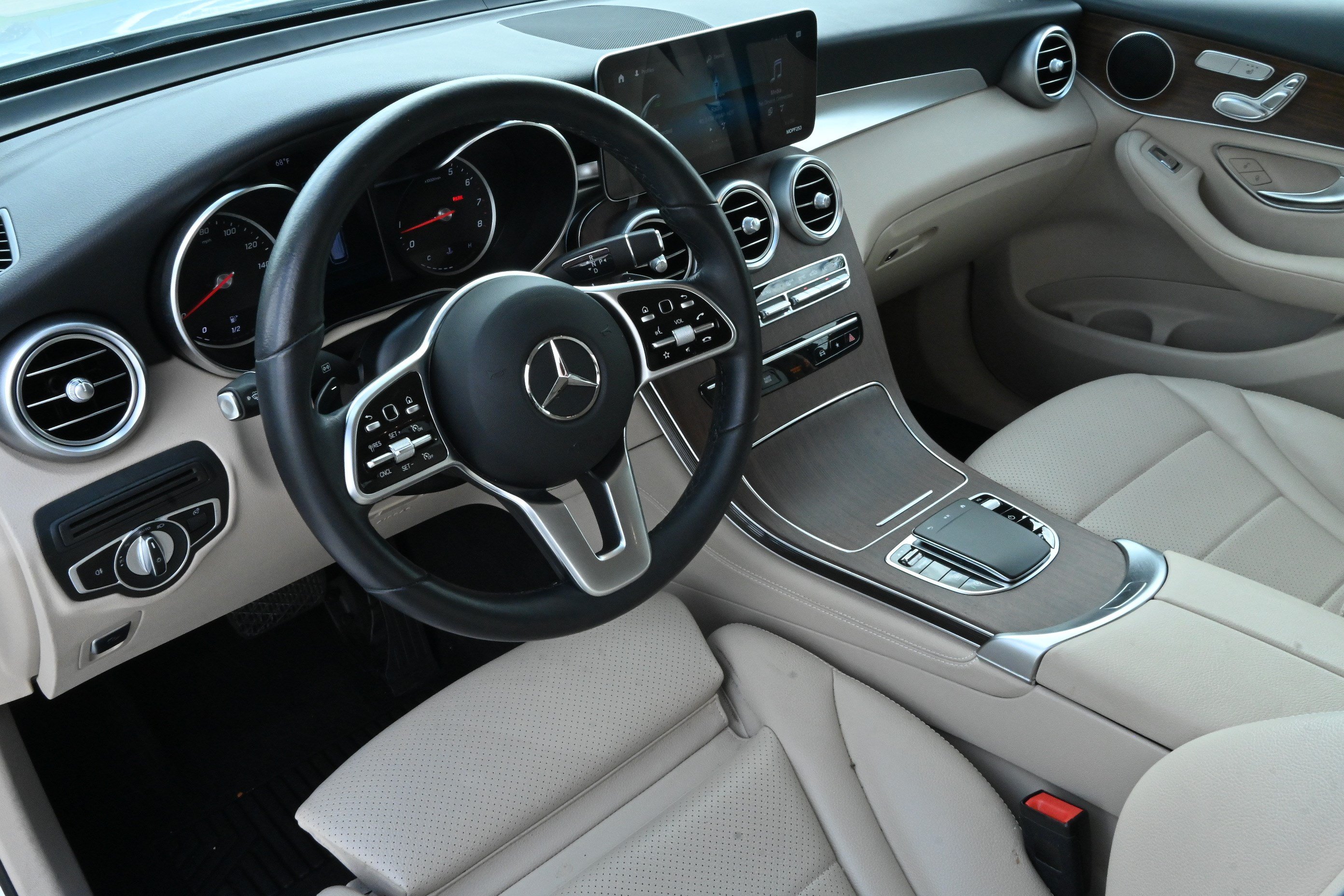Used 2020 Mercedes-Benz GLC 300 image 15