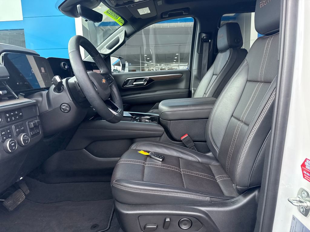 Used 2025 Chevrolet Tahoe High Country image 11