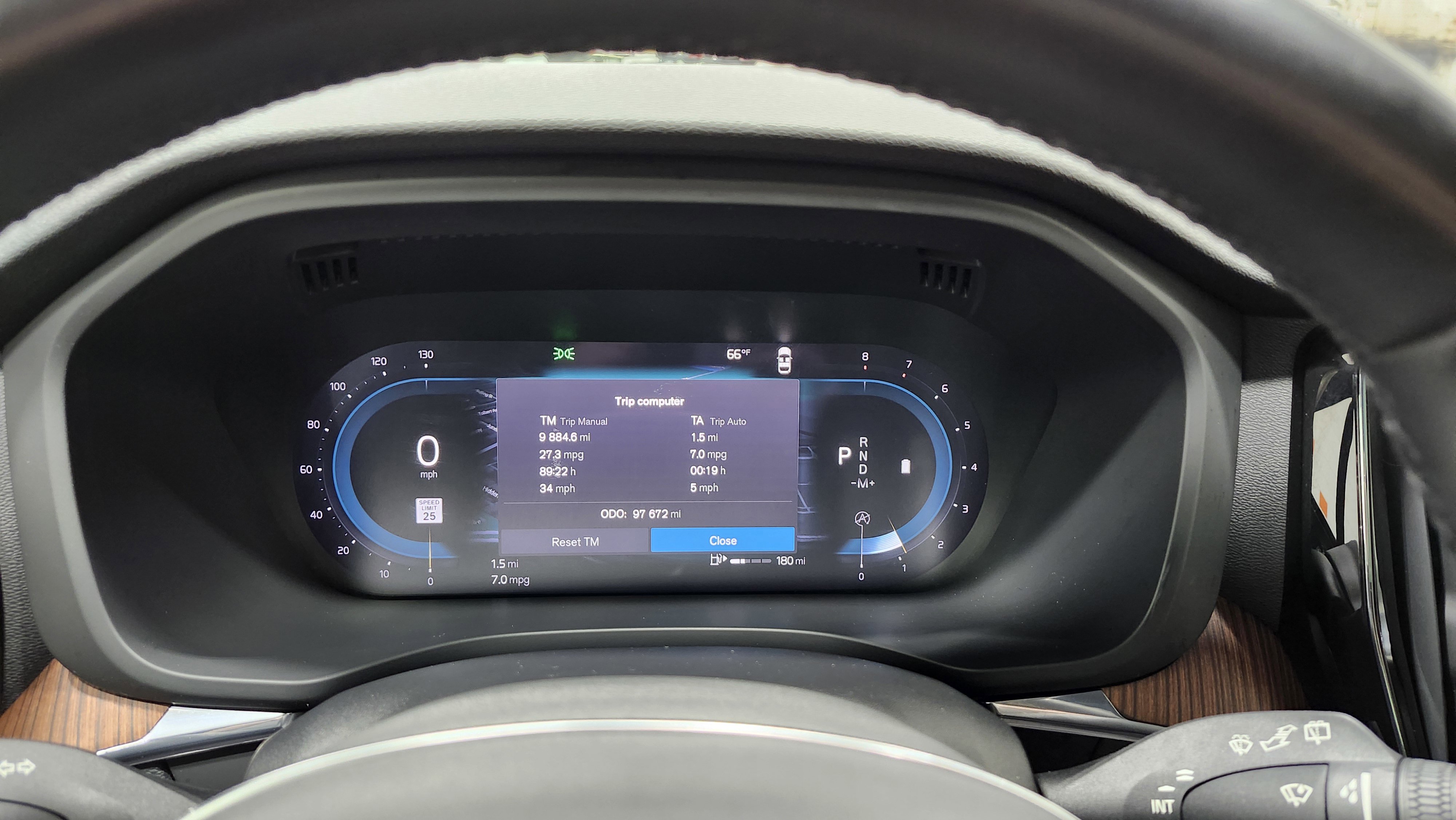 Used 2024 Volvo XC60 B5 Plus image 30